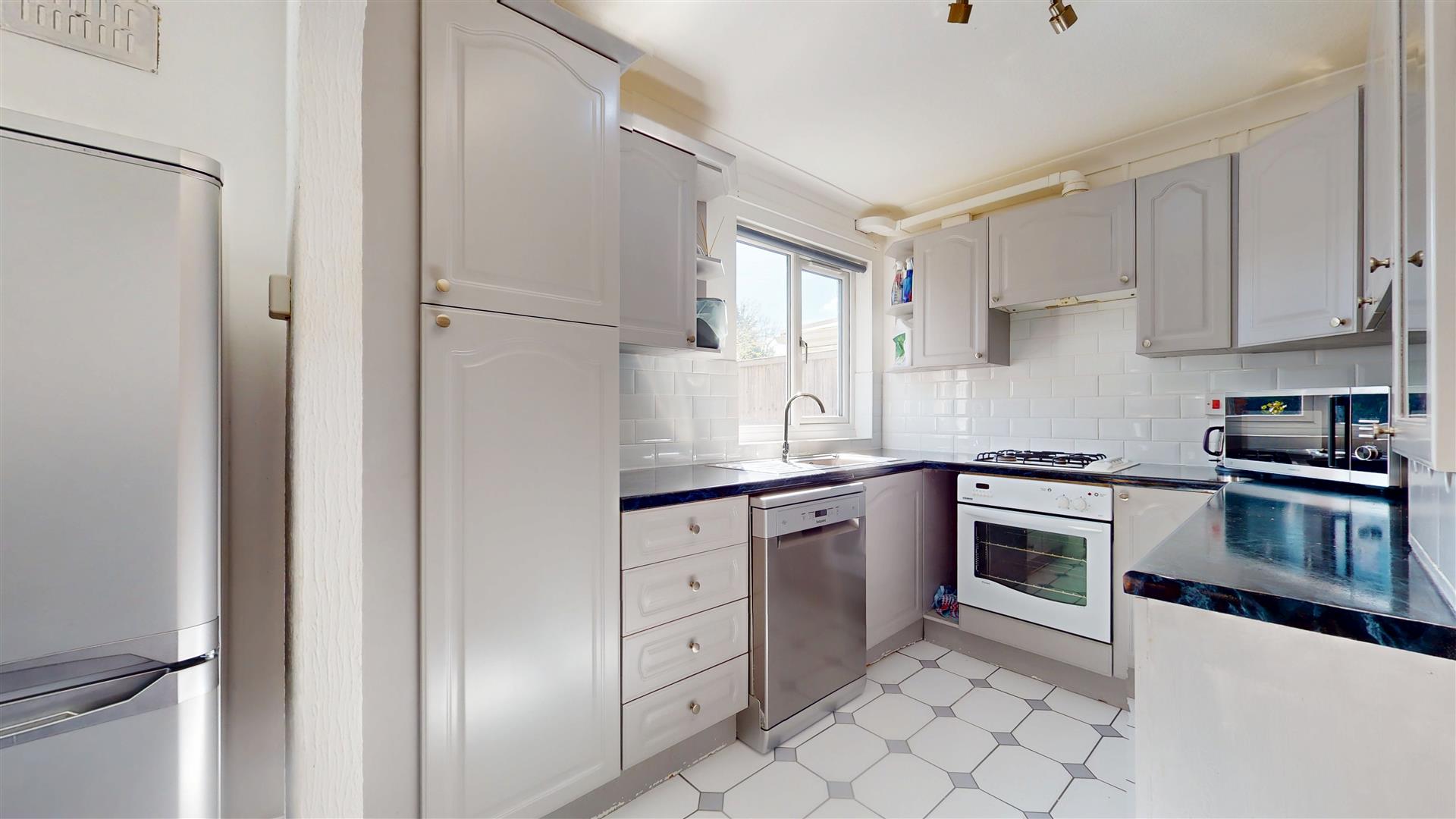 3 bed property in Cottesloe Court, Milton Keynes